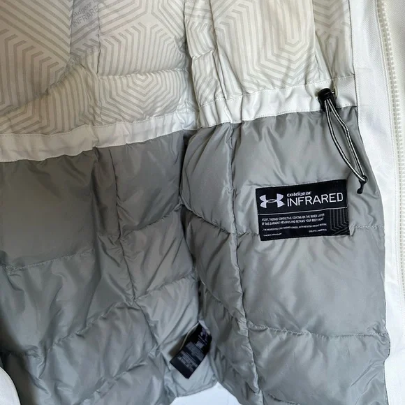 Under Armour Women's White Ski Jacket with Fur Hood - Picture 5 of 5